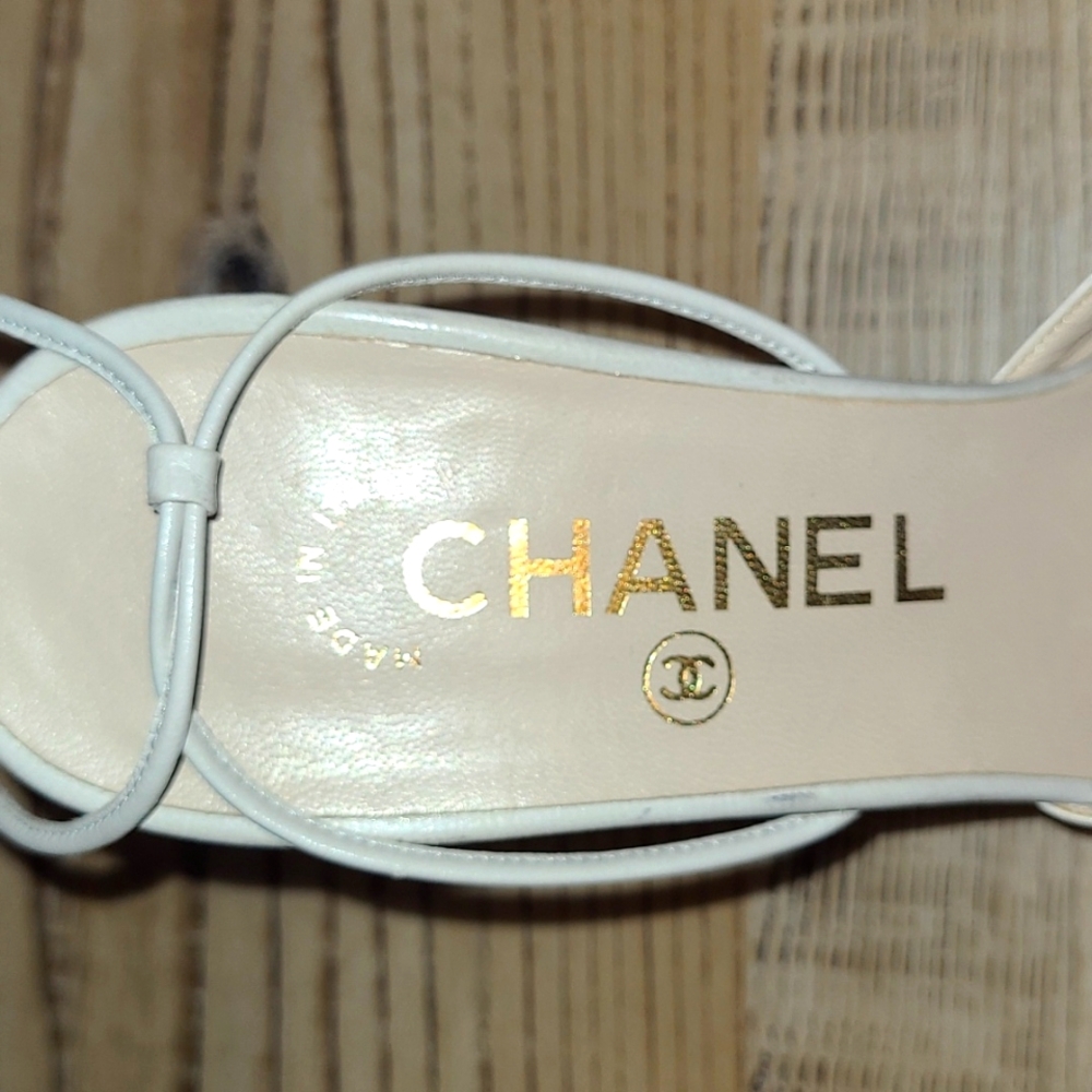 Chanel Vintage Two Tone Cross Strap Pumps Size 38 - Picture 5 of 9